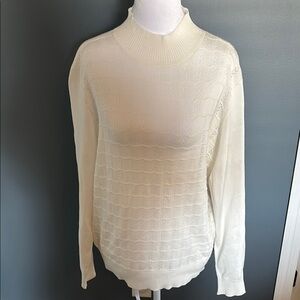 NWT Love Scarlett White/Ivory Lightweight Turtleneck Sweater with Ribbed Texture